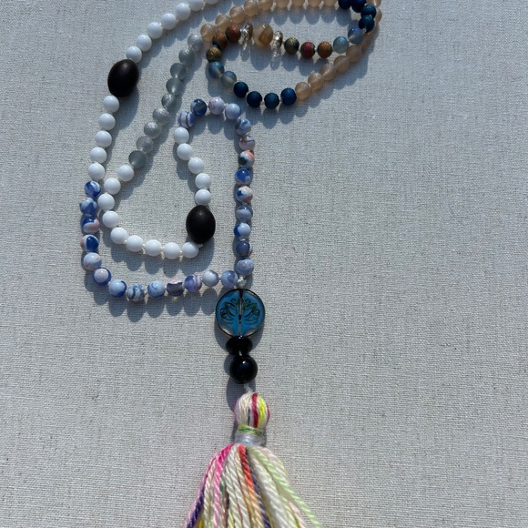 Japa Mala Lotus flower Rainbow Joy - Picture 3 of 5